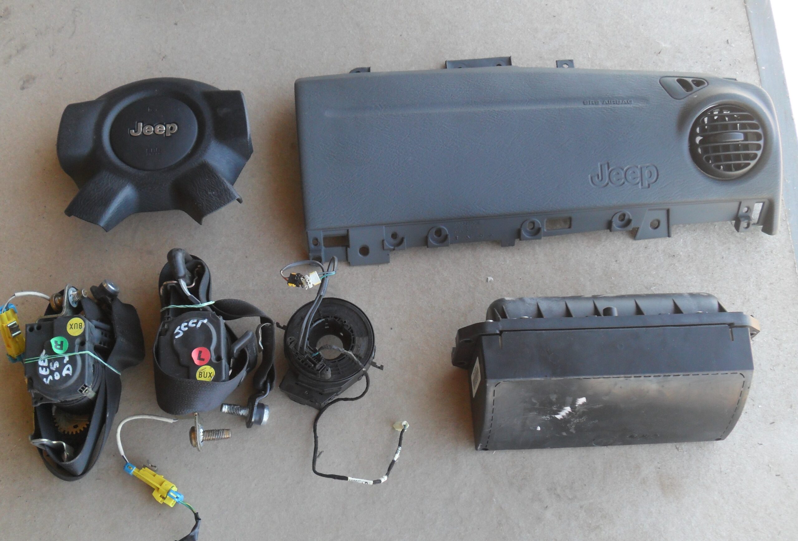 KIT AIRBAG JEEP CHEROKEE ANNO 2004 1