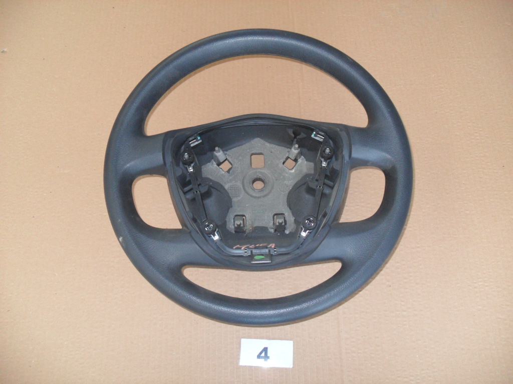 VOLANTE LANCIA MUSA ANNO 2007 1