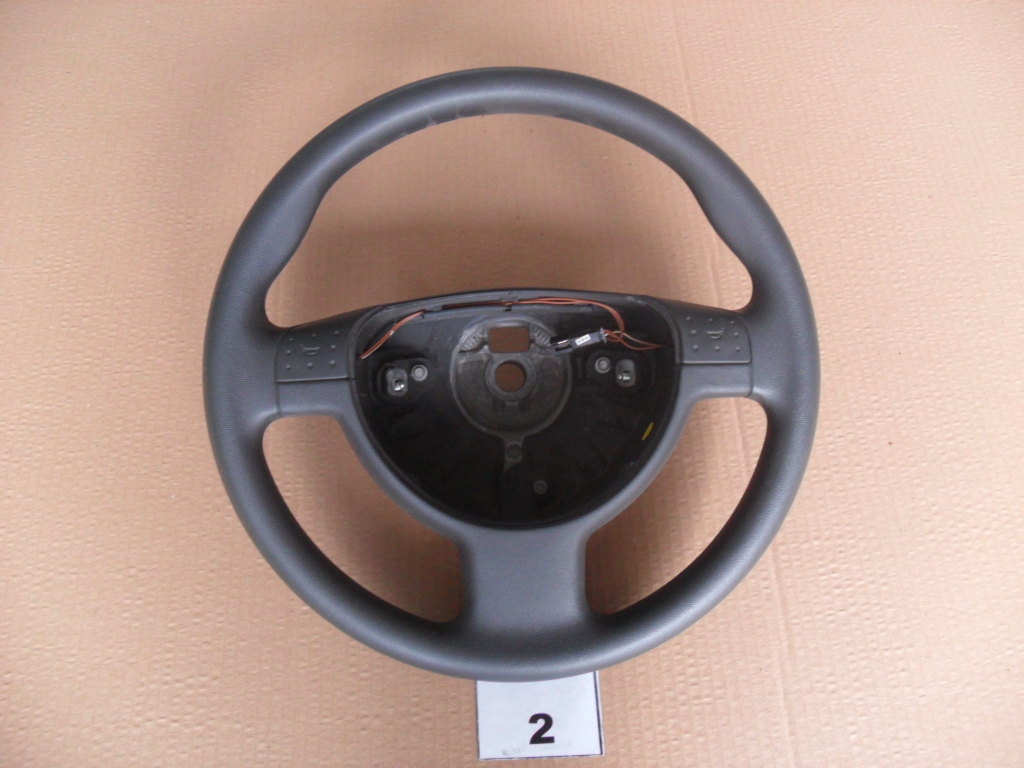 VOLANTE OPEL CORSA ANNO 2004 1