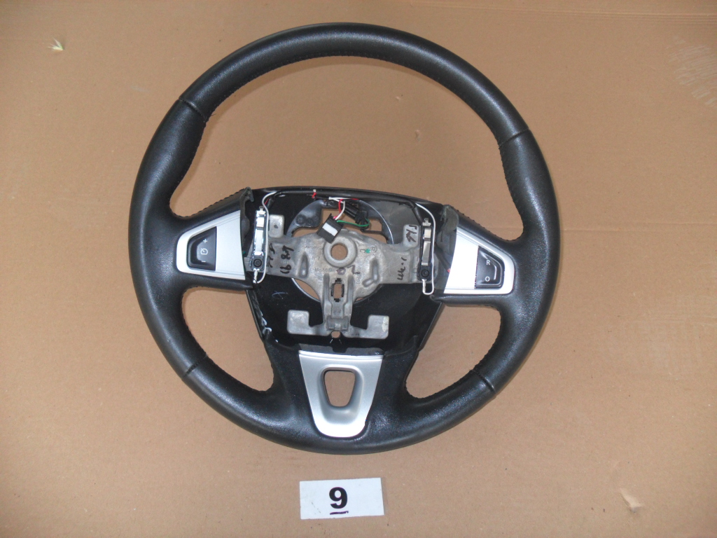 VOLANTE MEGANE ANNO 2011 1