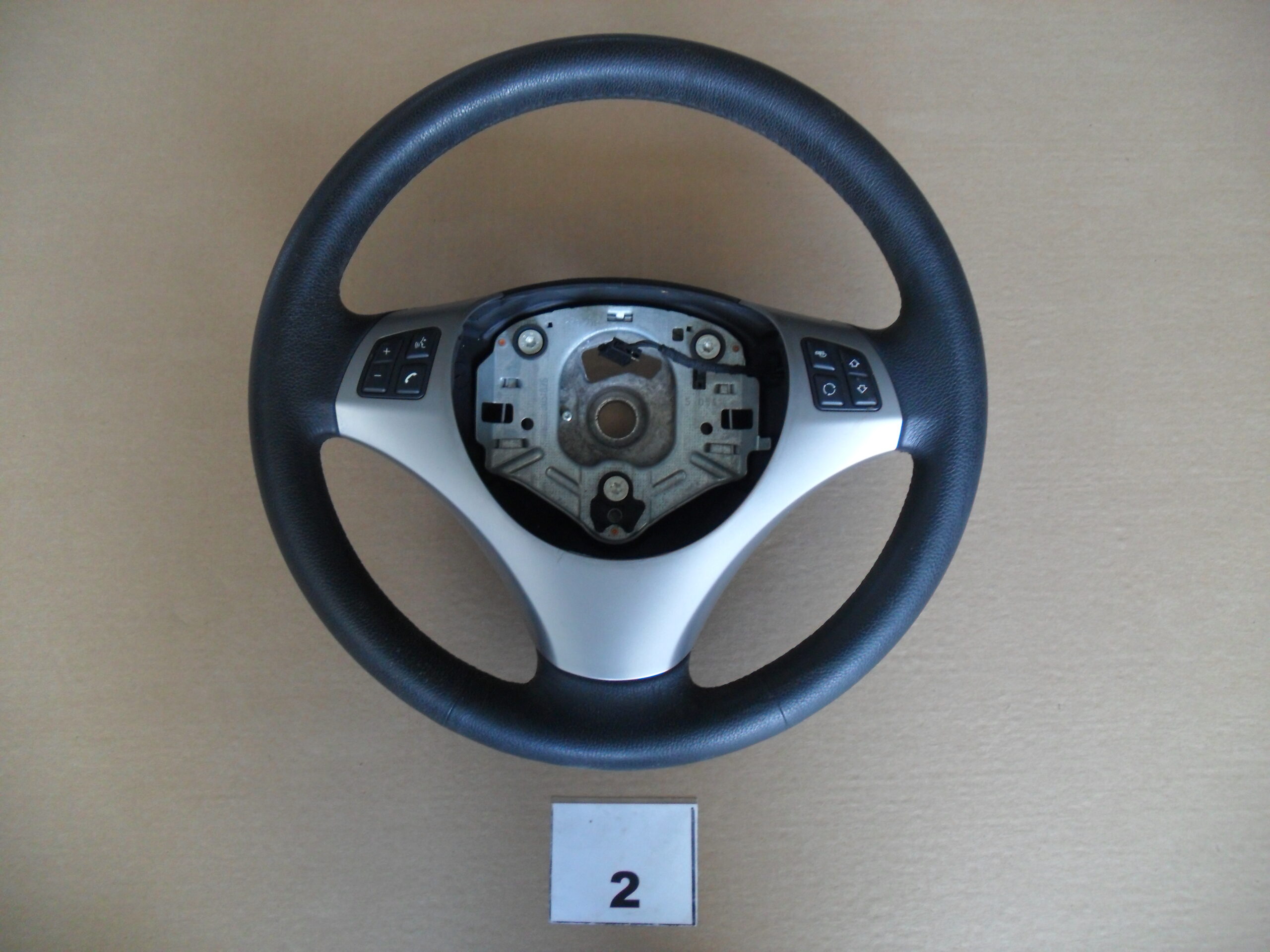 VOLANTE BMW SERIE 1 ANNO 2007 1