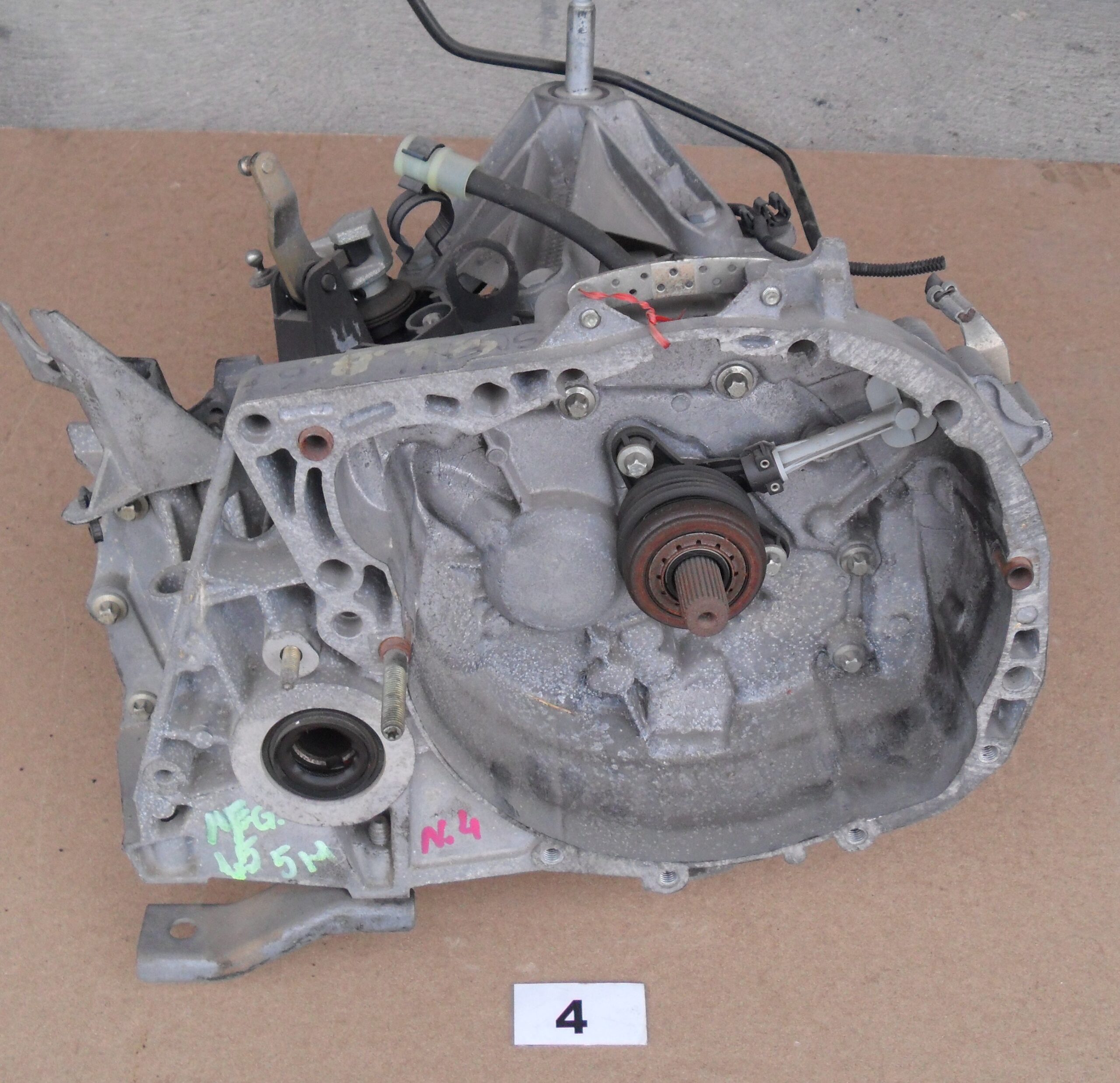 CAMBIO MARCE RENAULT MEGANE 1.5 DCI ANNO 2005 1