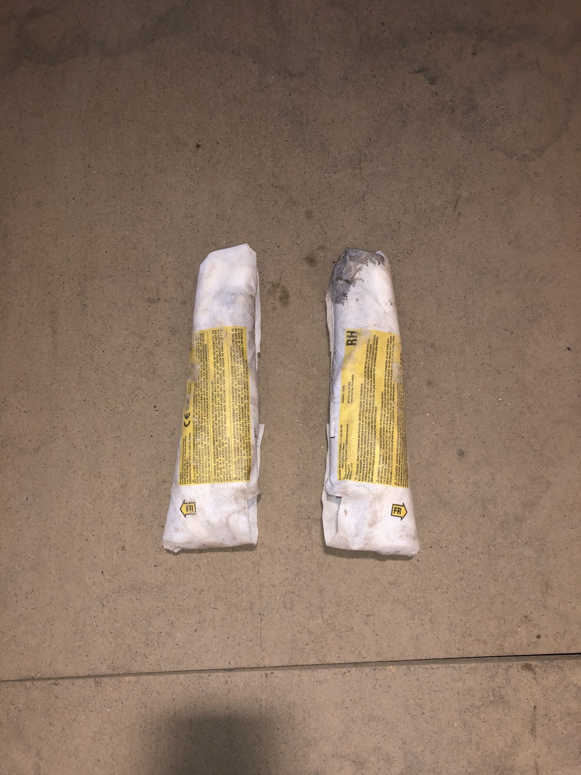 AIRBAG SEDILE DESTRO - SINISTRO TOYOTA YARIS ANNO 2013 2 AIRBAG SEDILE DESTRO - SINISTRO TOYOTA YARIS ANNO 2013 1