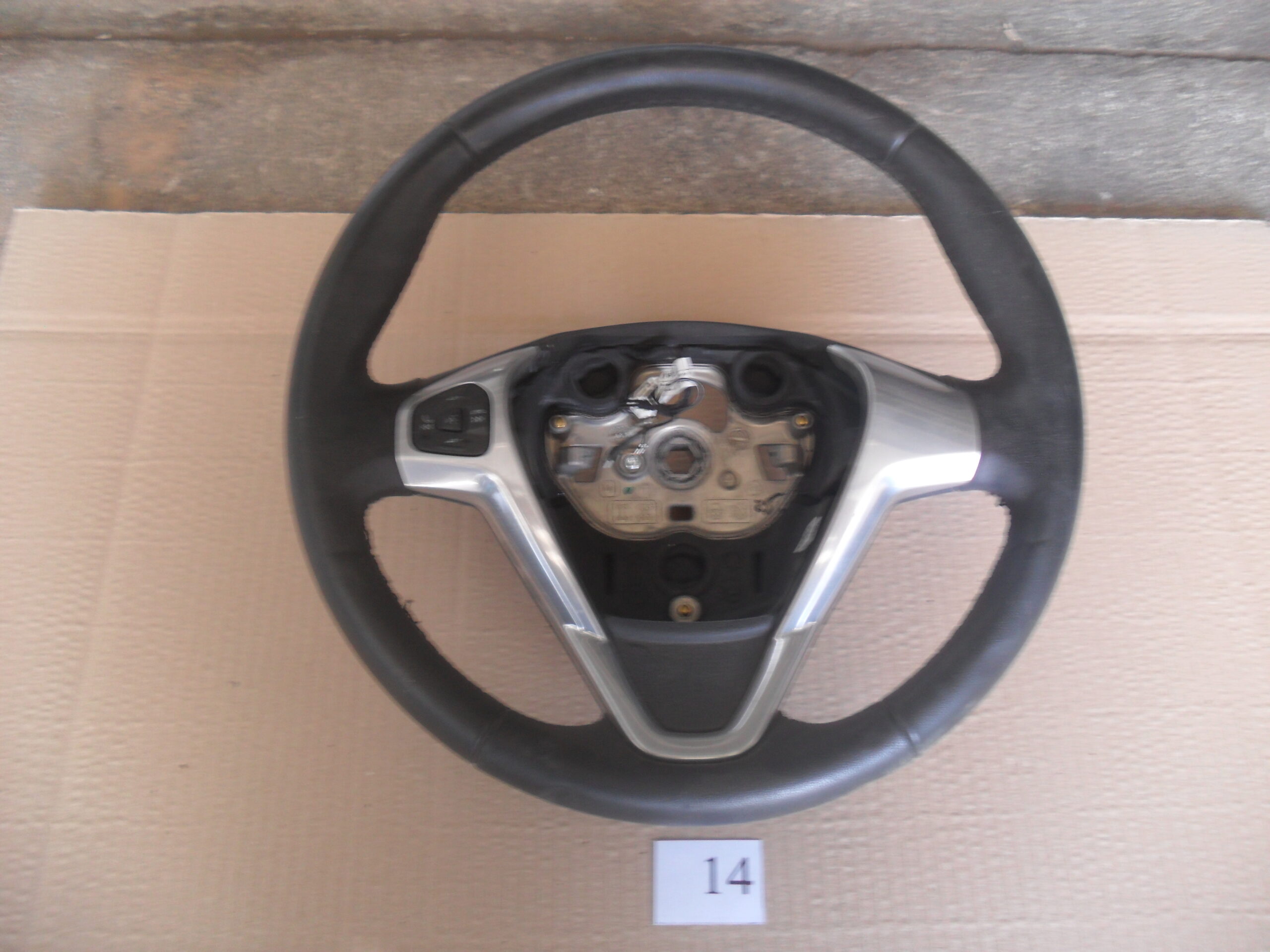 VOLANTE FORD BMAX ANNO 2012 1
