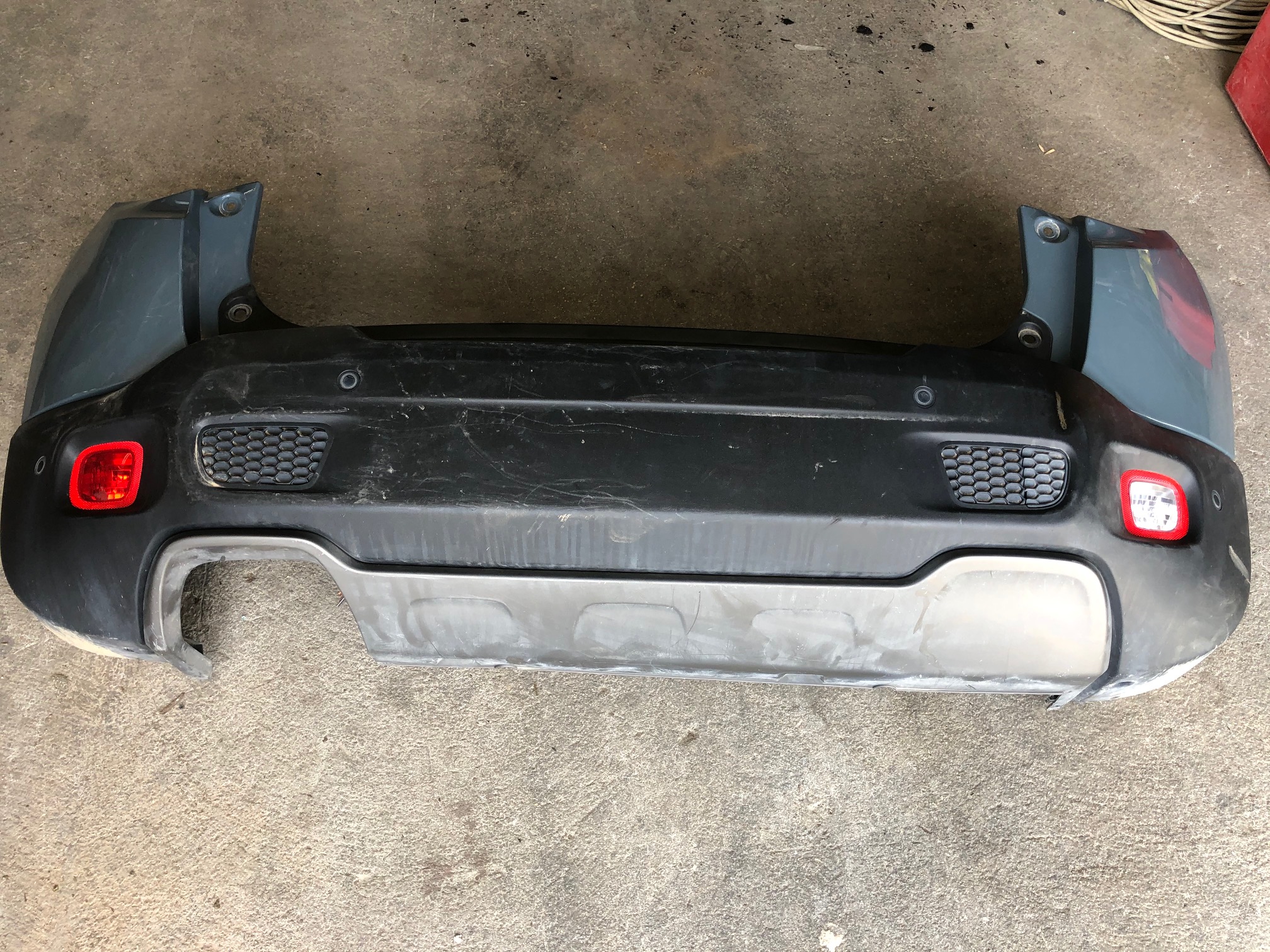 PARAURTI POSTERIORE JEEP RENEGADE 1