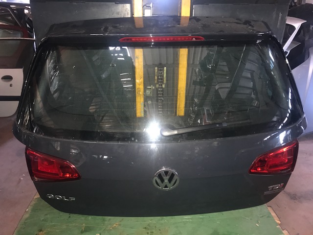 PORTELLONE POSTERIORE GOLF 7 2 PORTELLONE POSTERIORE GOLF 7 1