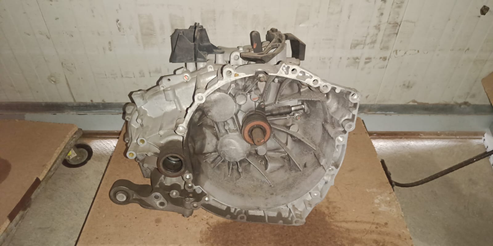 CAMBIO MARCE VOLVO V40 2.0 DIESEL ANNO 2018 1