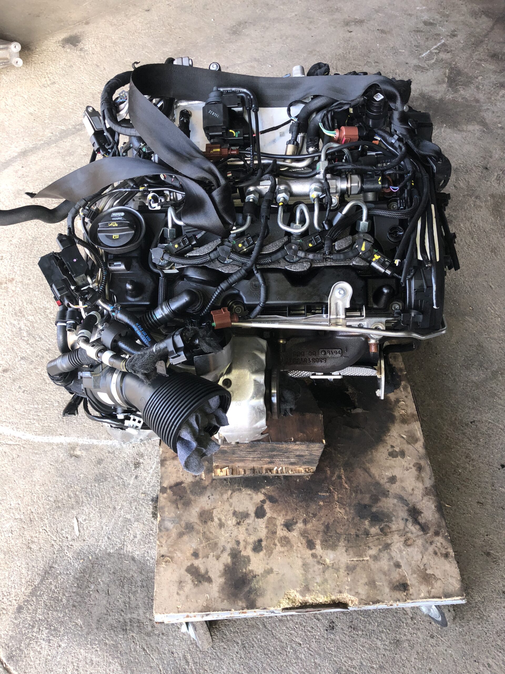 MOTORE A4 -A5-A6-Q5 2.0 DIESEL SIGLA DET 1